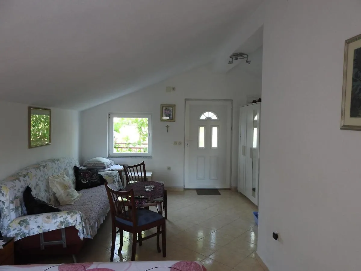 Getaway Suite Beach Apartment Gornji Karin