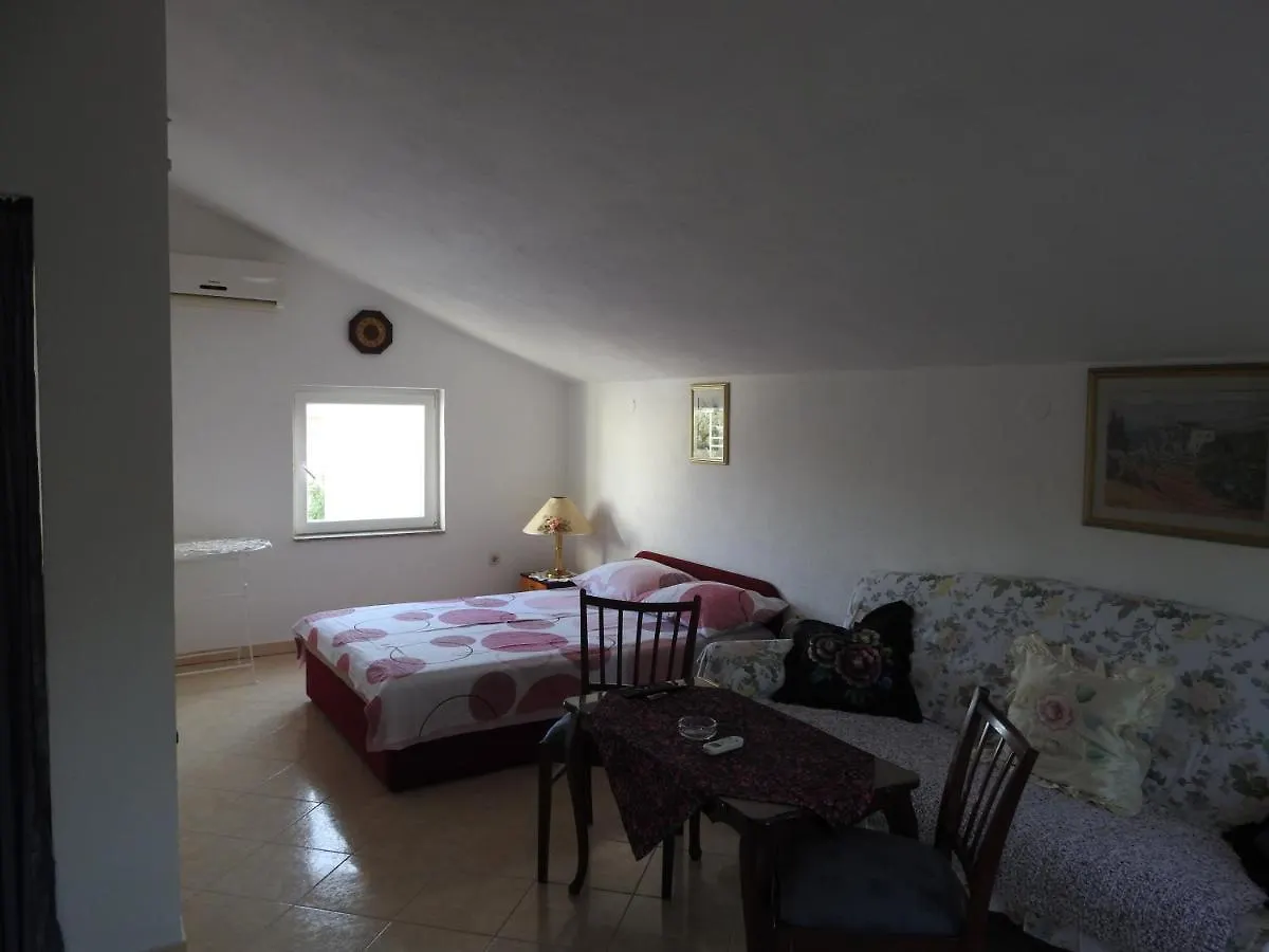 Getaway Suite Beach Apartment Gornji Karin