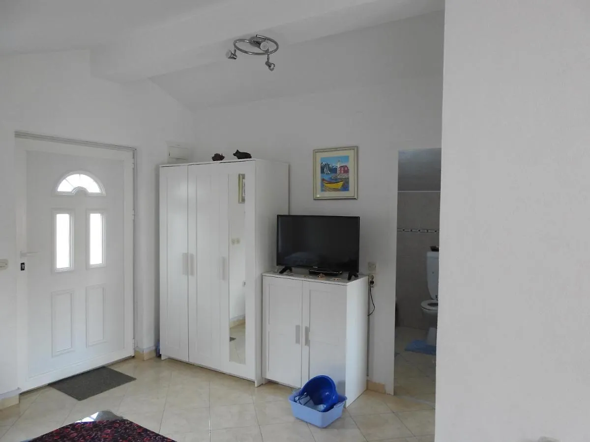 Getaway Suite Beach Apartment Gornji Karin