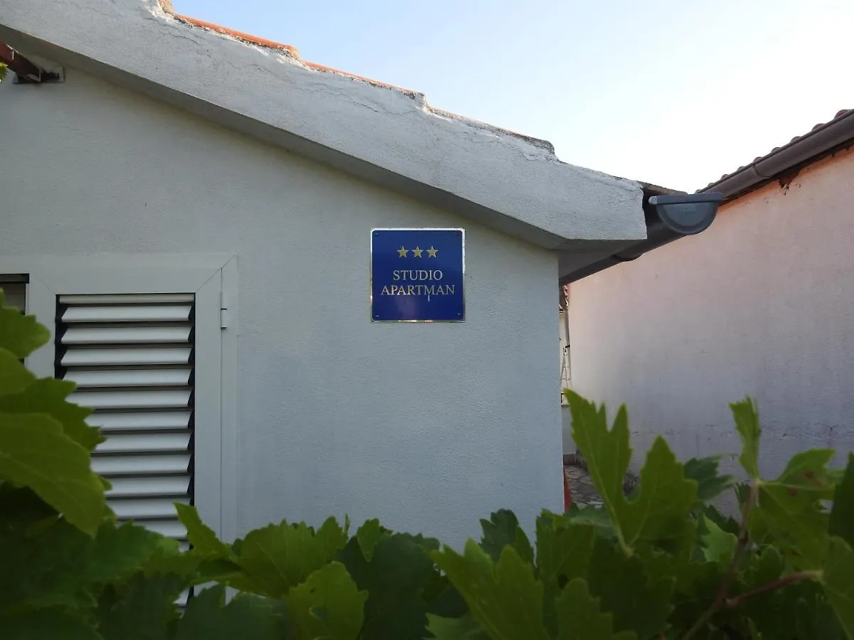 Getaway Suite Beach Apartment Gornji Karin Croatia